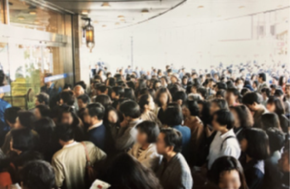 仮営業初日の様子